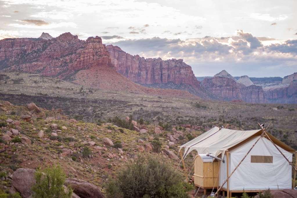 Under Canvas Zion Virgin Bilik gambar